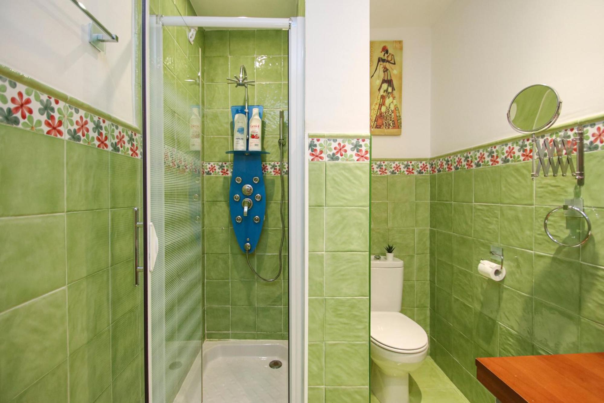Appartement Spacious 2 Bedroom In The Heart Of Triana *